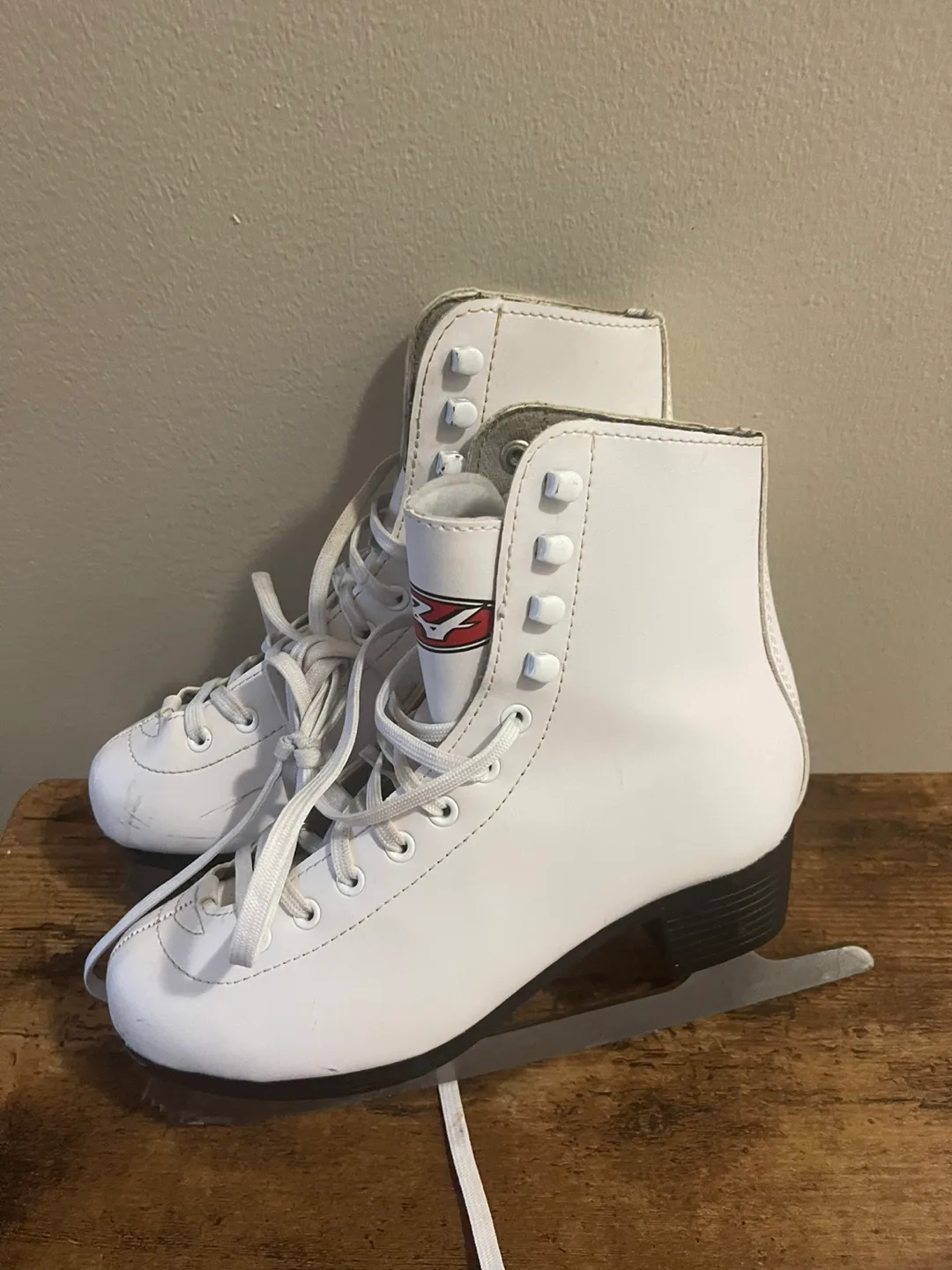 Hespler Figure Skates - US Size 14 image indicator(2)