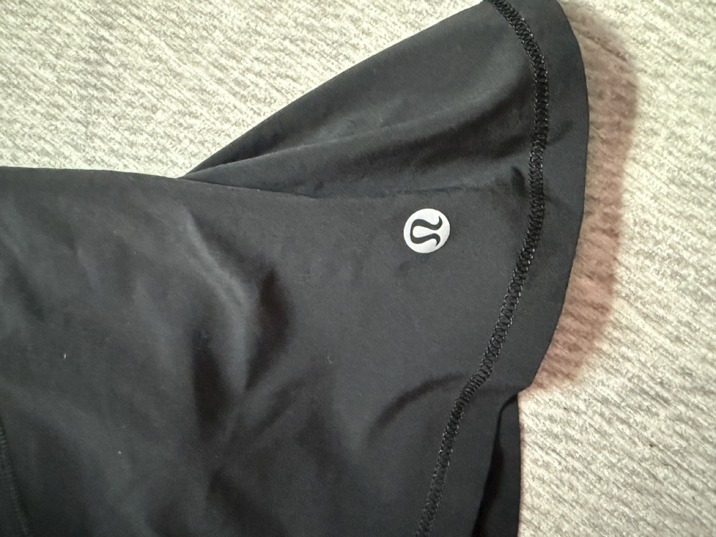Lululemon Black Pleated Skirt - Size 4 Tall