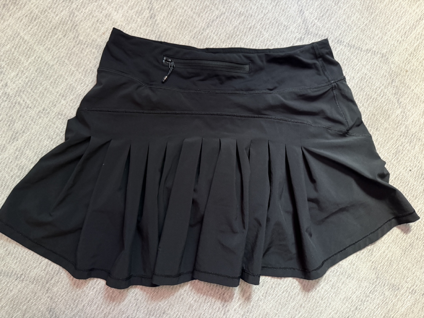 Lululemon Black Pleated Skirt - Size 4 Tall - photo 3