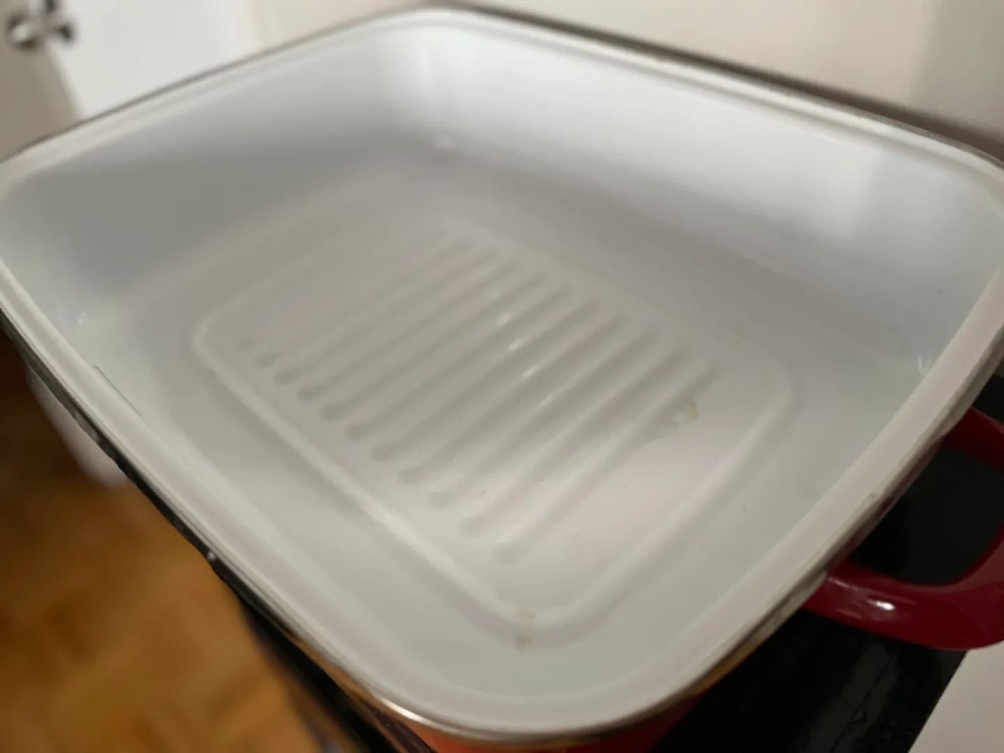 KitchenAid Enamel on Steel Double Roaster - Rare Empire Red image indicator(5)