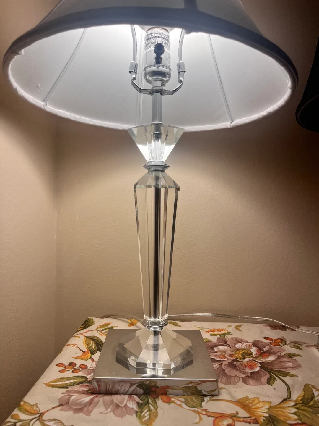 2 Crystal Bedside Lamps (bulbs not included) image indicator(2)