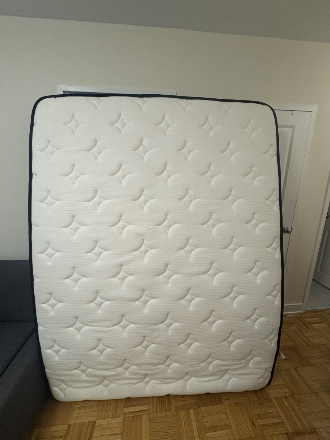 Queen Mattress - Excellent Condition