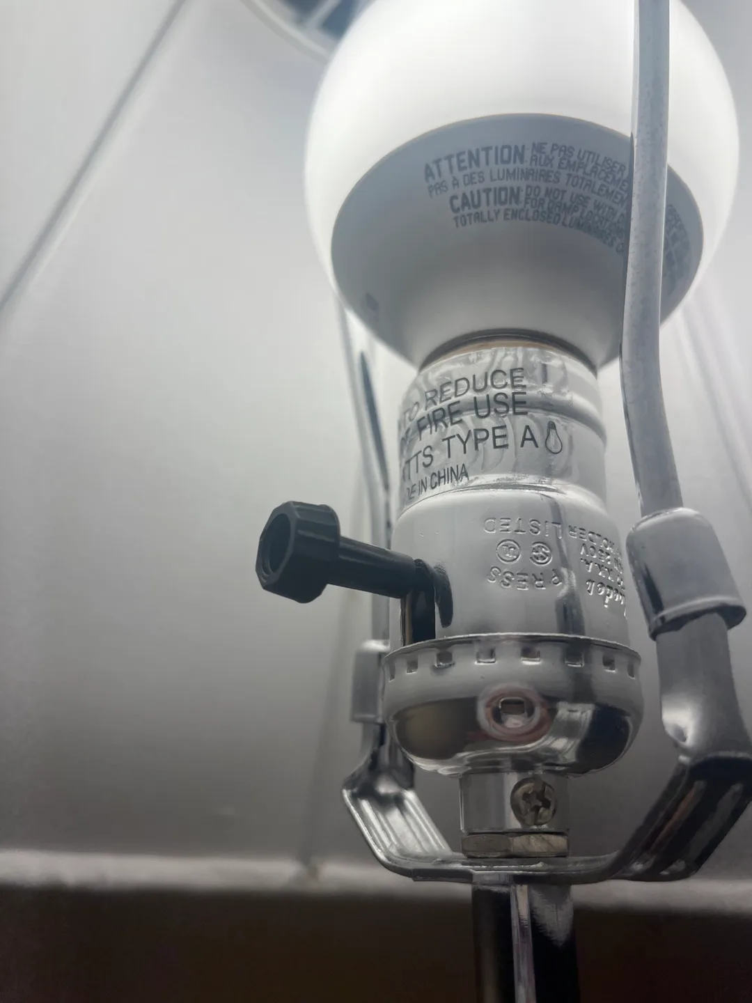 2 Crystal Bedside Lamps (bulbs not included) image indicator(4)