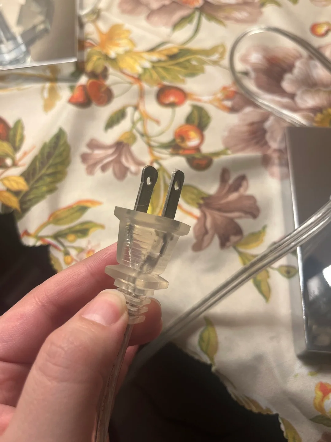 2 Crystal Bedside Lamps (bulbs not included) image indicator(5)