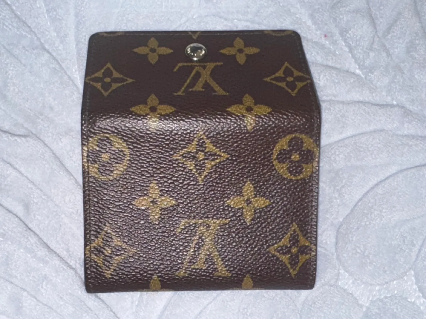 Authentic Louis Vuitton Card Holder image indicator(2)