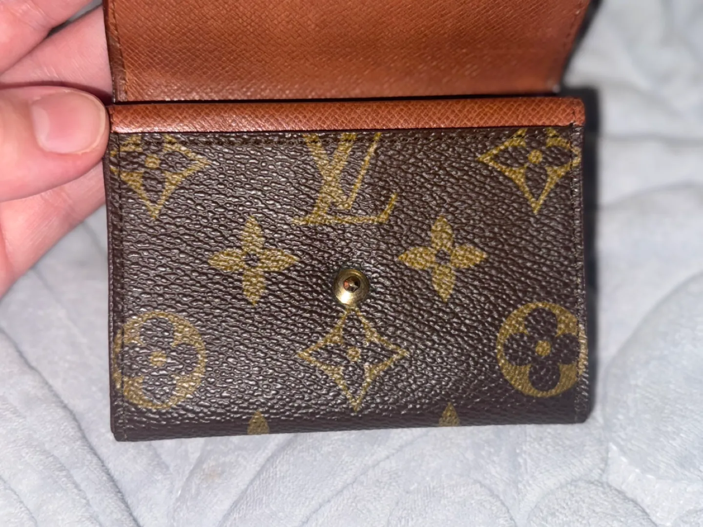 Authentic Louis Vuitton Card Holder image indicator(3)
