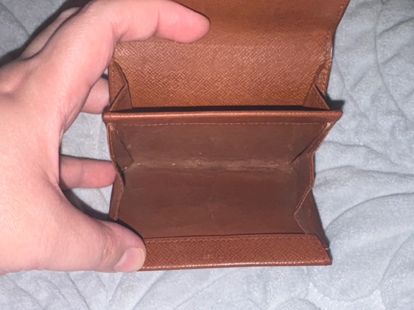 Authentic Louis Vuitton Card Holder image indicator(8)