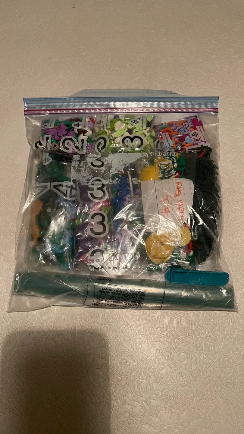 LEGO Botanical Collection Flower Bouquet Building Kit image indicator(2)