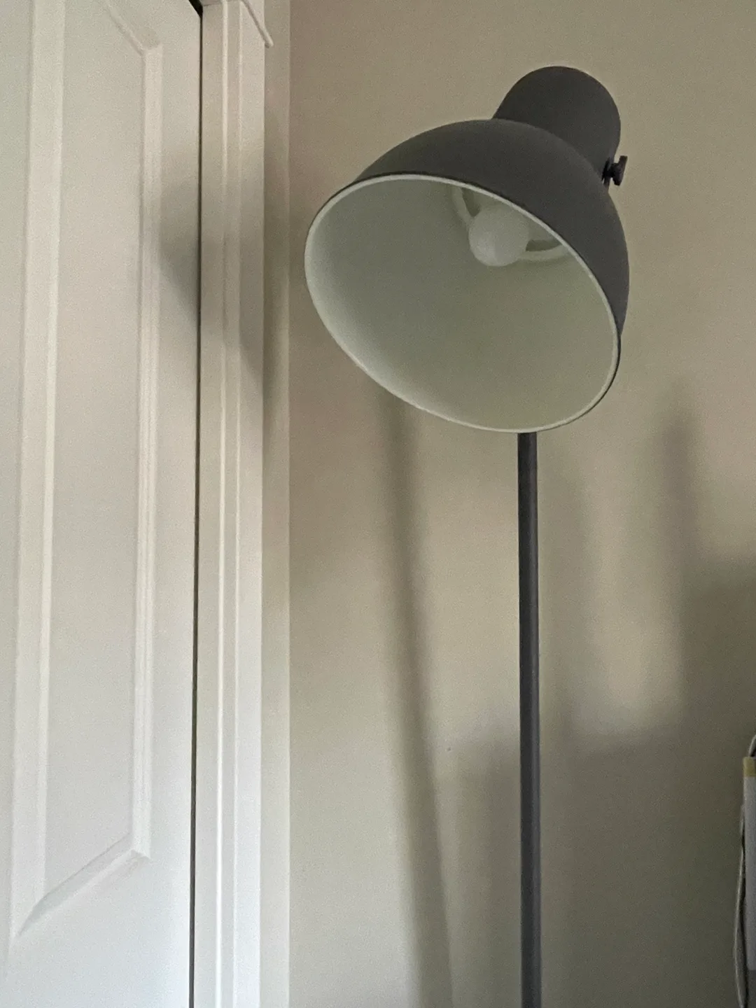 Black Floor Lamp image indicator(2)