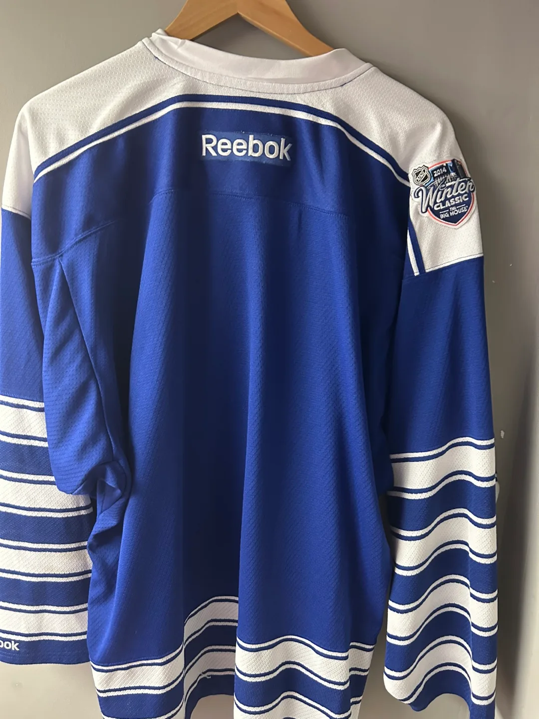 Toronto Maple Leafs Reebok 2014 Winter Classic Jersey - Size XXL image indicator(2)