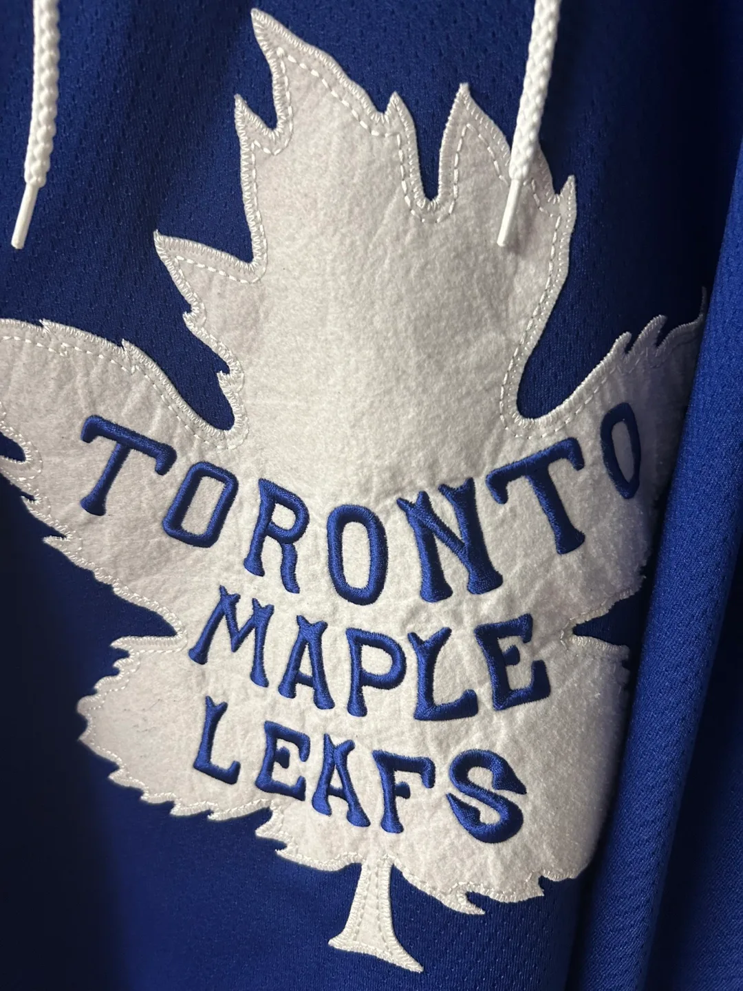 Toronto Maple Leafs Reebok 2014 Winter Classic Jersey - Size XXL image indicator(3)