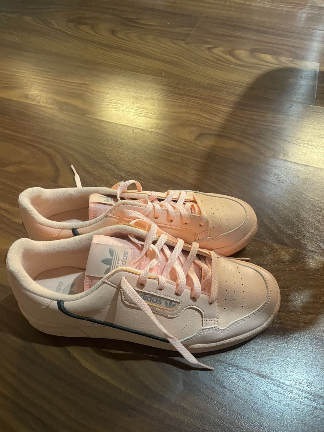 Adidas Sneakers - Women's Size 6 - photo 3