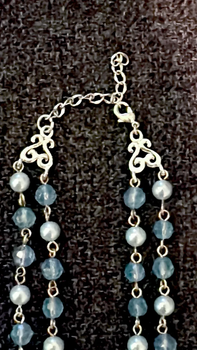 Elegant Beaded Necklace with Silver Pendant image indicator(5)