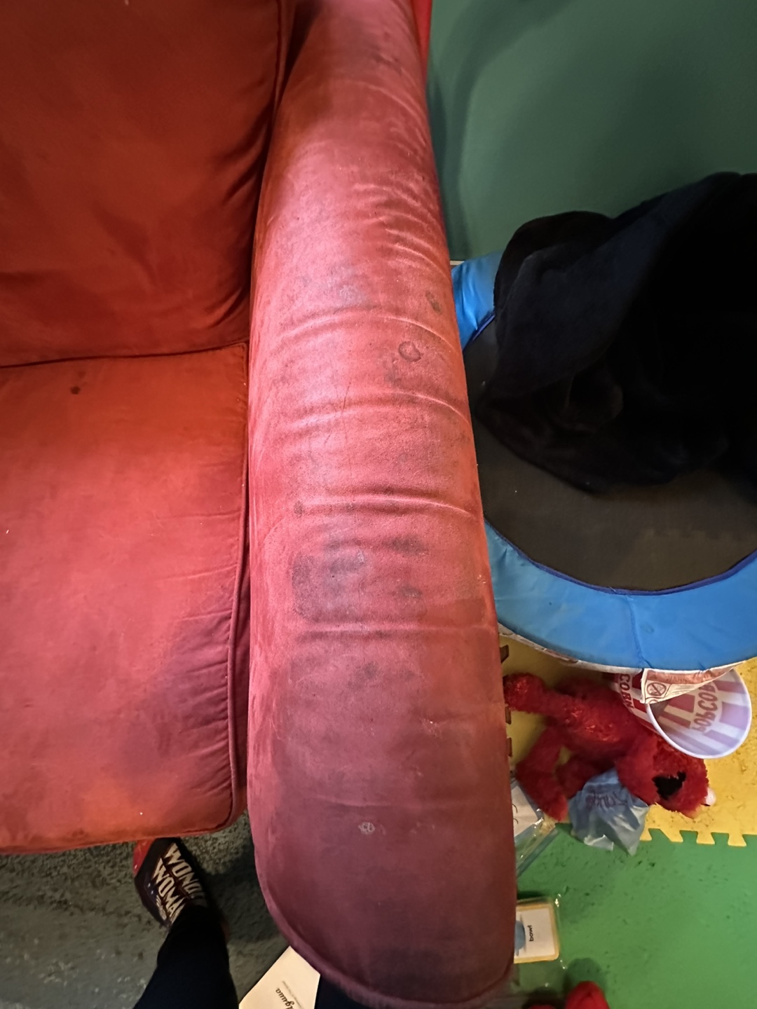 Red Microfibre Loveseat - photo 3