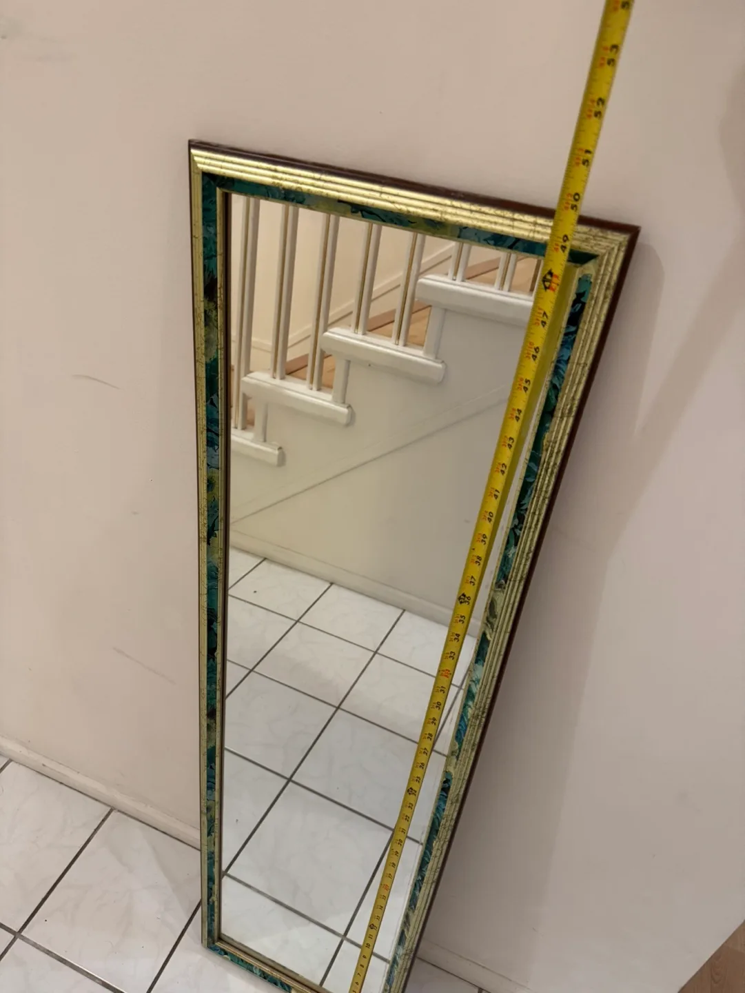 Vintage Full-Length Mirror with Decorative Frame image indicator(2)