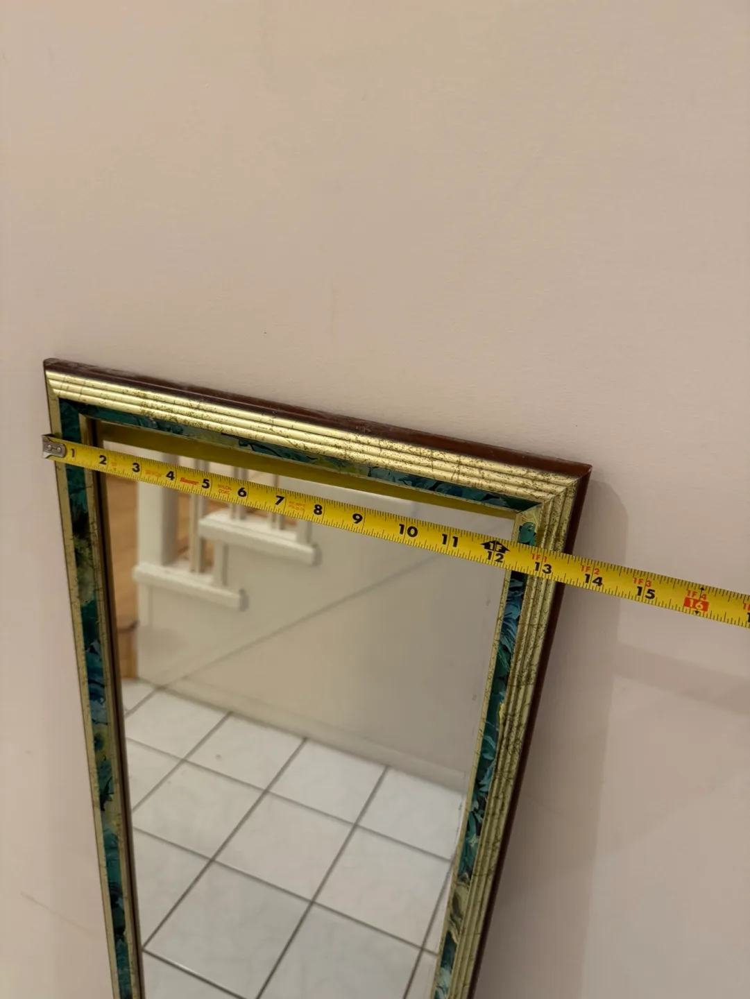 Vintage Full-Length Mirror with Decorative Frame image indicator(3)