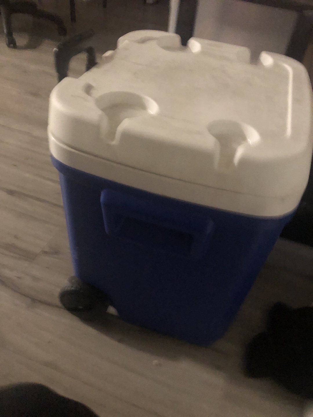 IGLOO 48 Qt. Rolling Cooler - photo 2