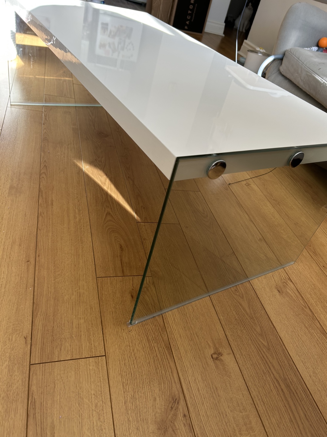 Modern White Coffee Table with Glass Base - photo 5