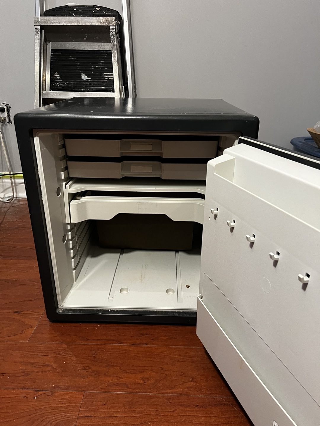 SentrySafe A4849 - photo 2