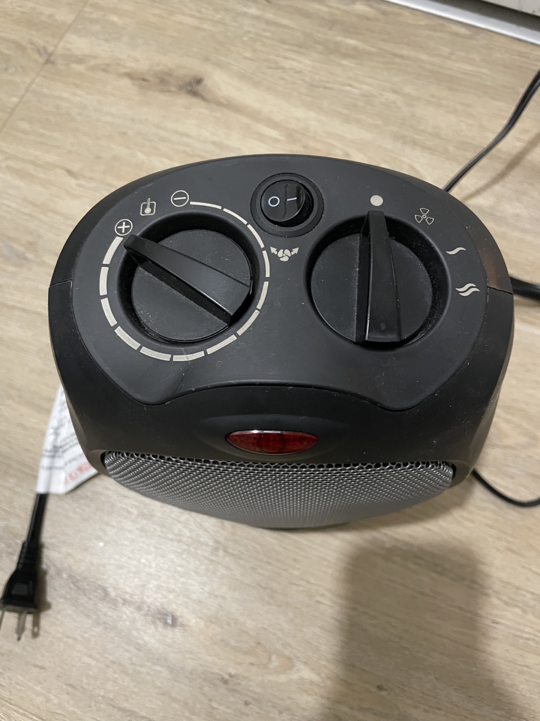 Amazon Basics Ceramic Heater - photo 2