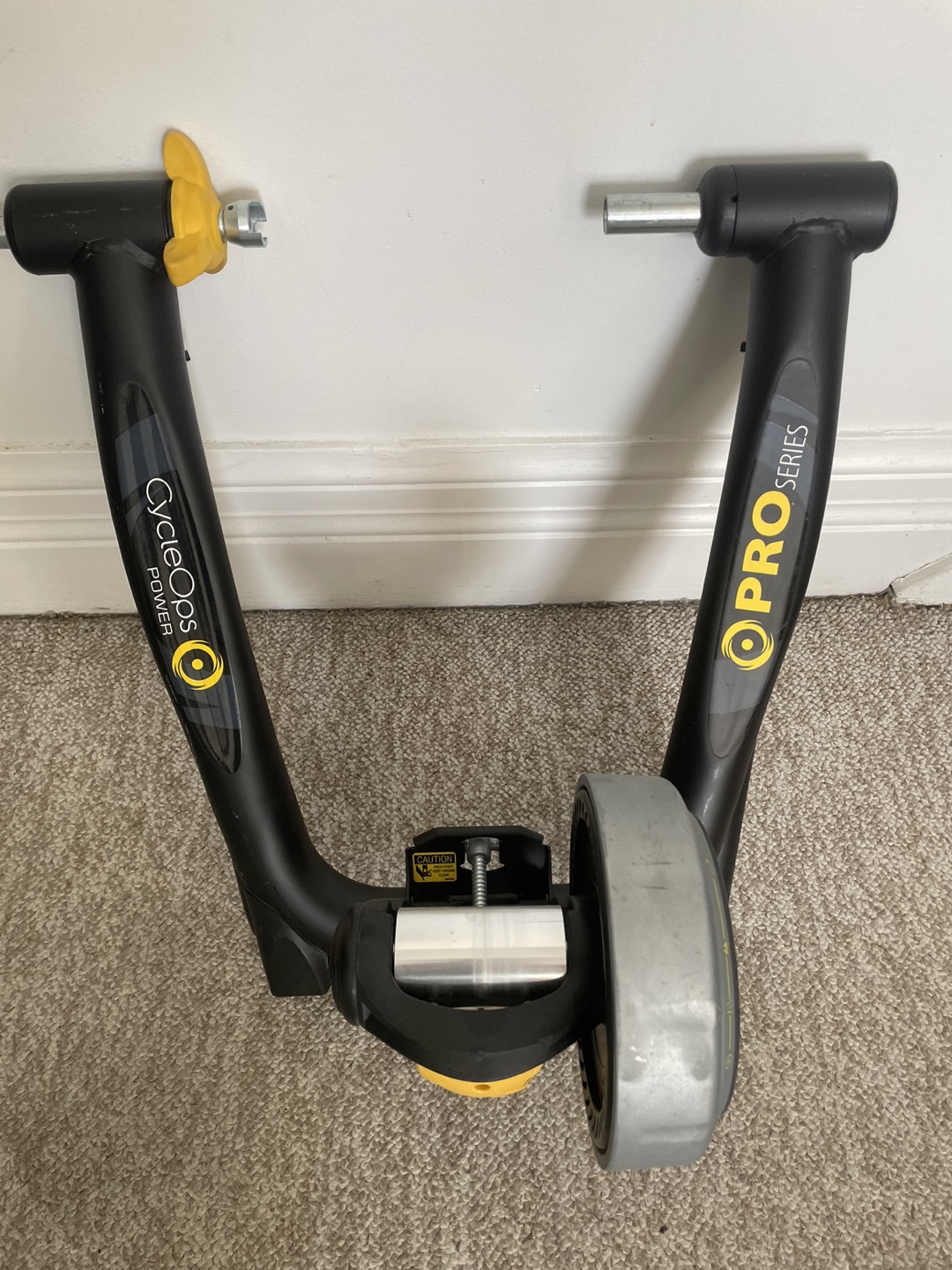 CycleOps Pro Series Fluid Trainer + Alexrims Wheel