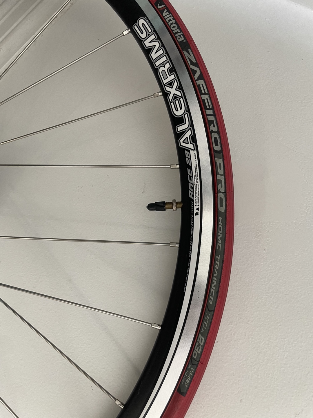 CycleOps Pro Series Fluid Trainer + Alexrims Wheel - photo 2