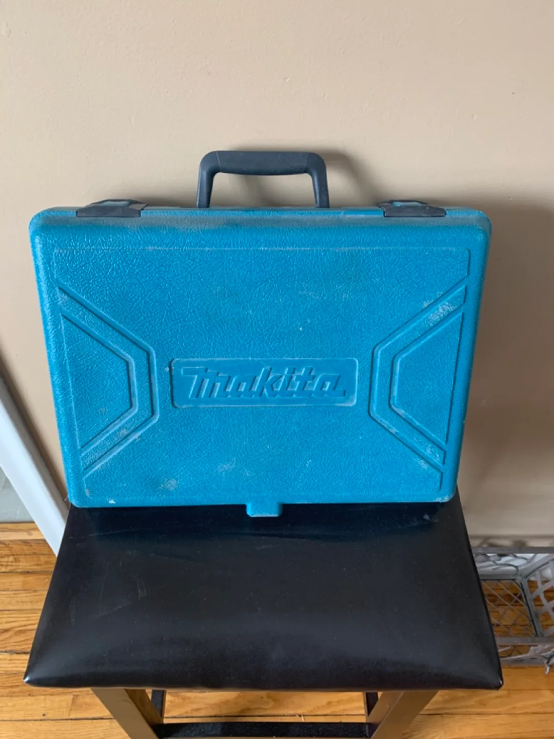 Makita Cordless Hammer Drill Kit image indicator(2)