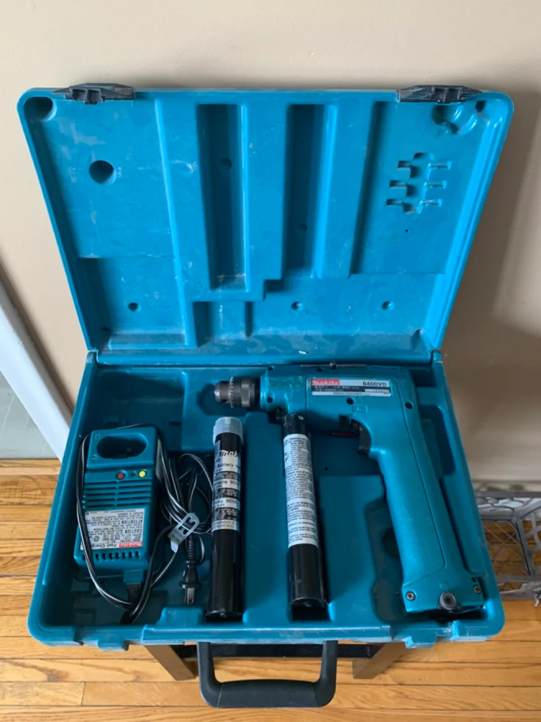 Makita Cordless Hammer Drill Kit image indicator(3)