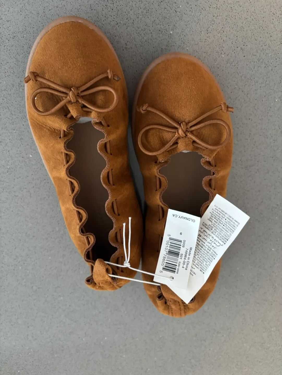 Old Navy Girls' Brown Suede Bow Flats - Size 6 image indicator(2)