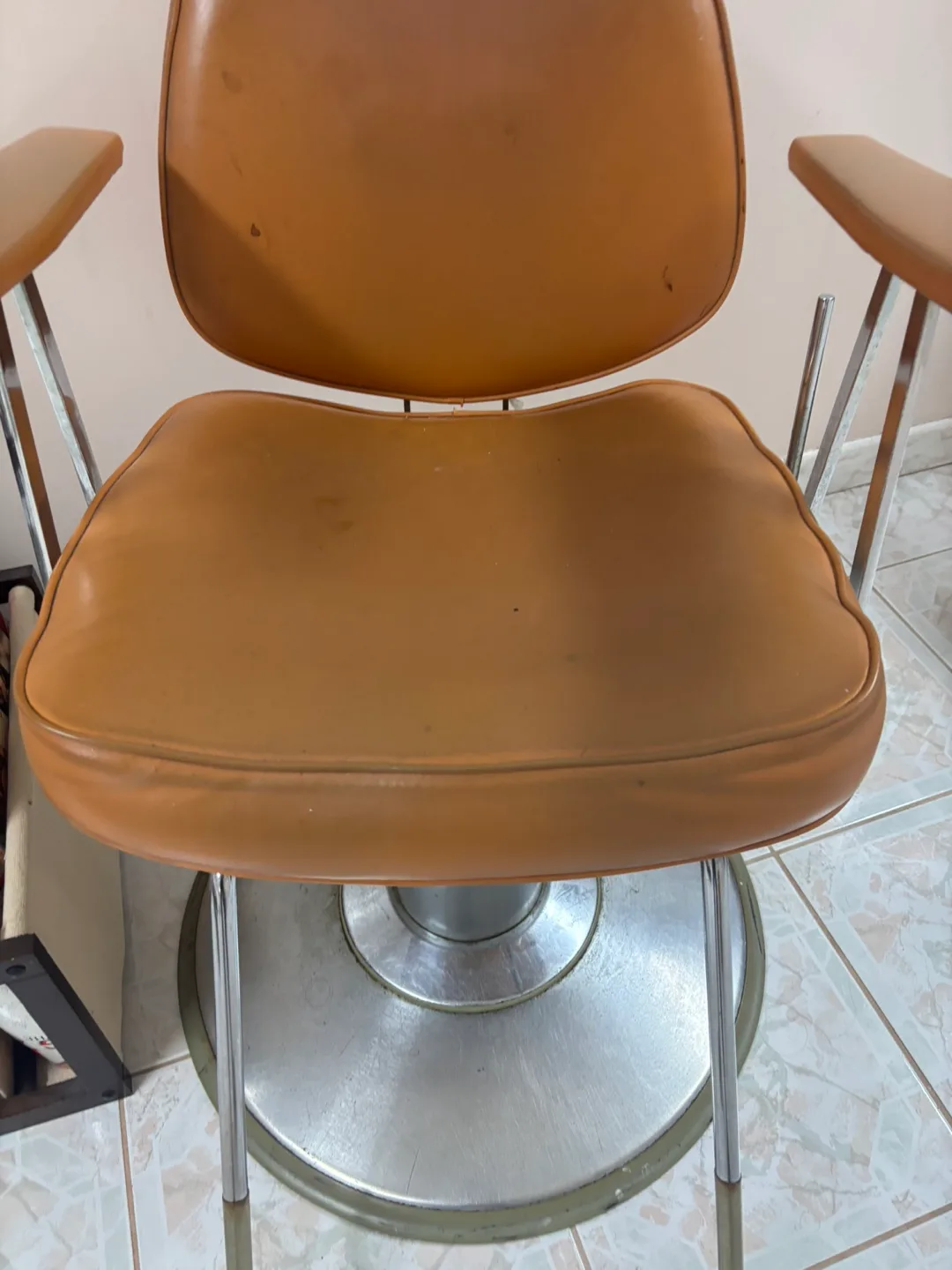 Vintage Barber Chair image indicator(2)