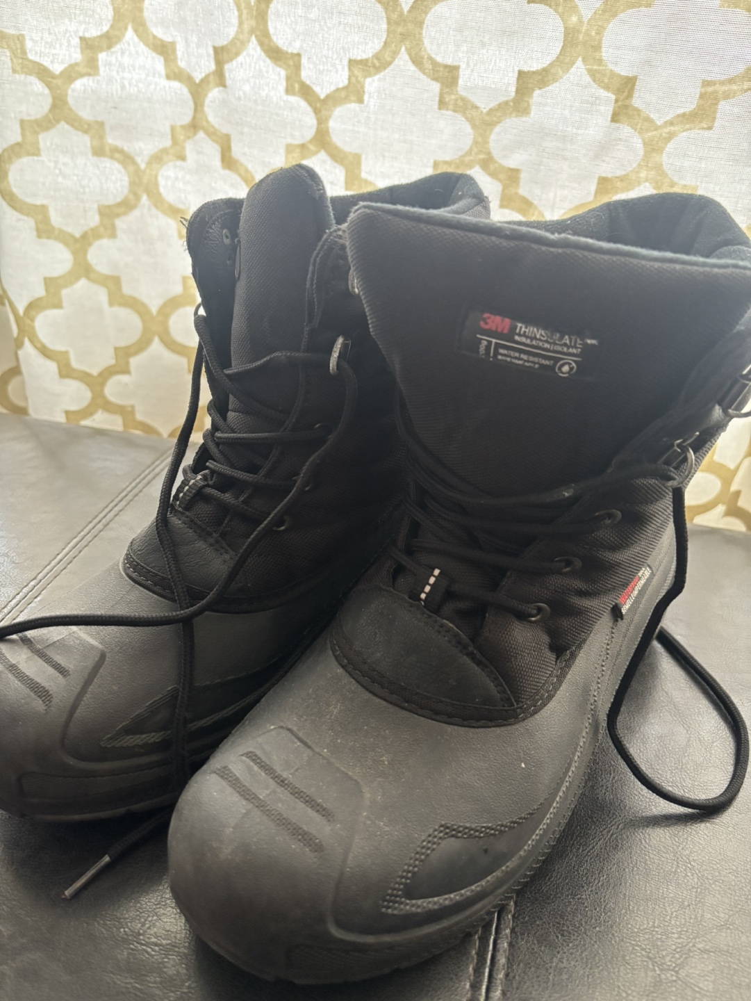 Men's Size 8 Black Winter Boots with 3M Thinsulate
