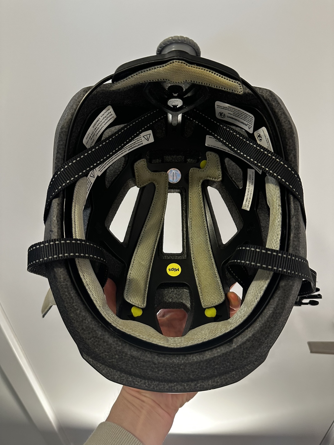 Black Adult Bike MIPS Helmet with Rear Light - photo 5