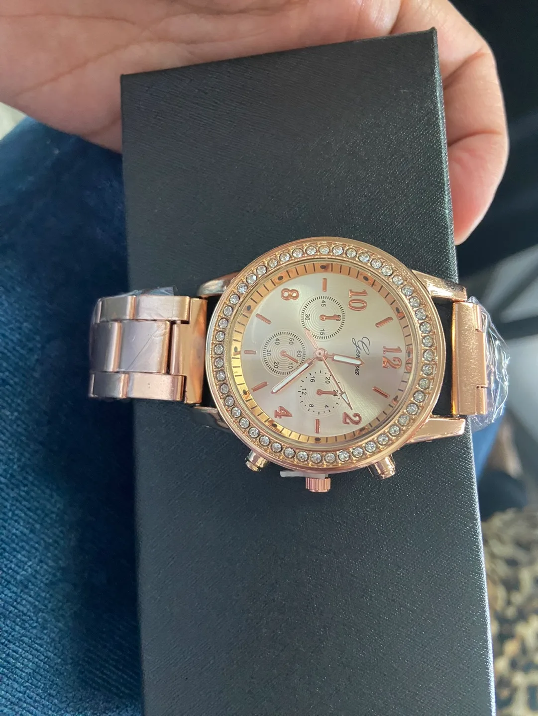 Rose Gold Watch and Bracelet Set image indicator(8)