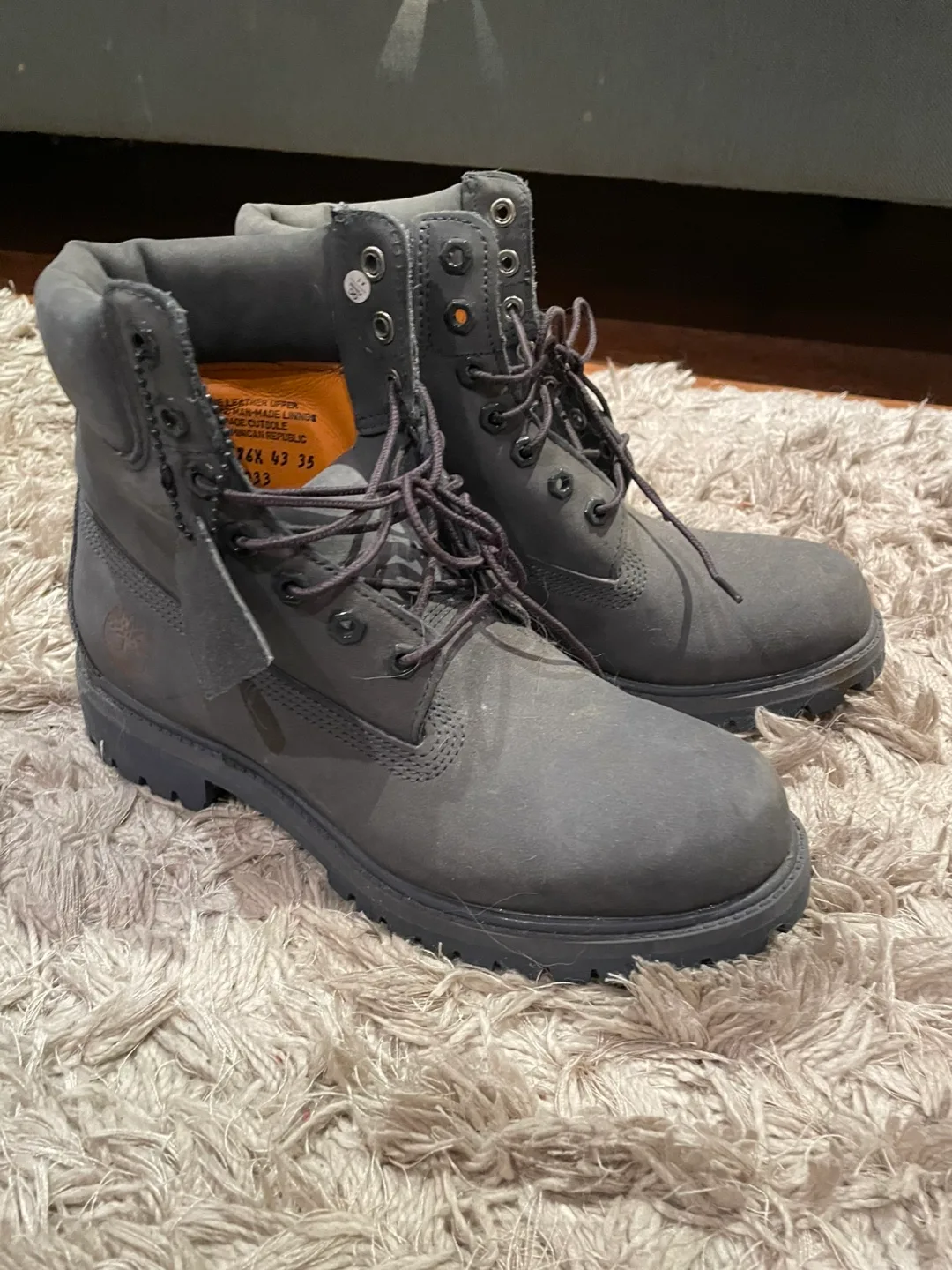 Timberland Men’s size 8 Boots image indicator(2)