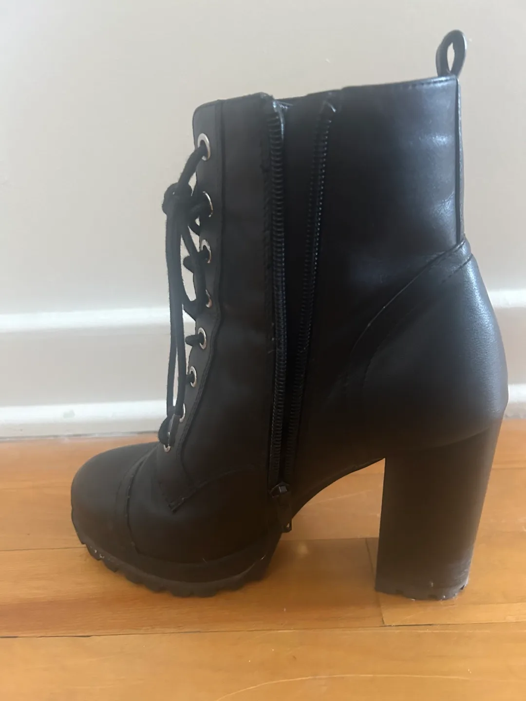 Black Leather Lace-Up Block Heel Ankle Boots image indicator(3)