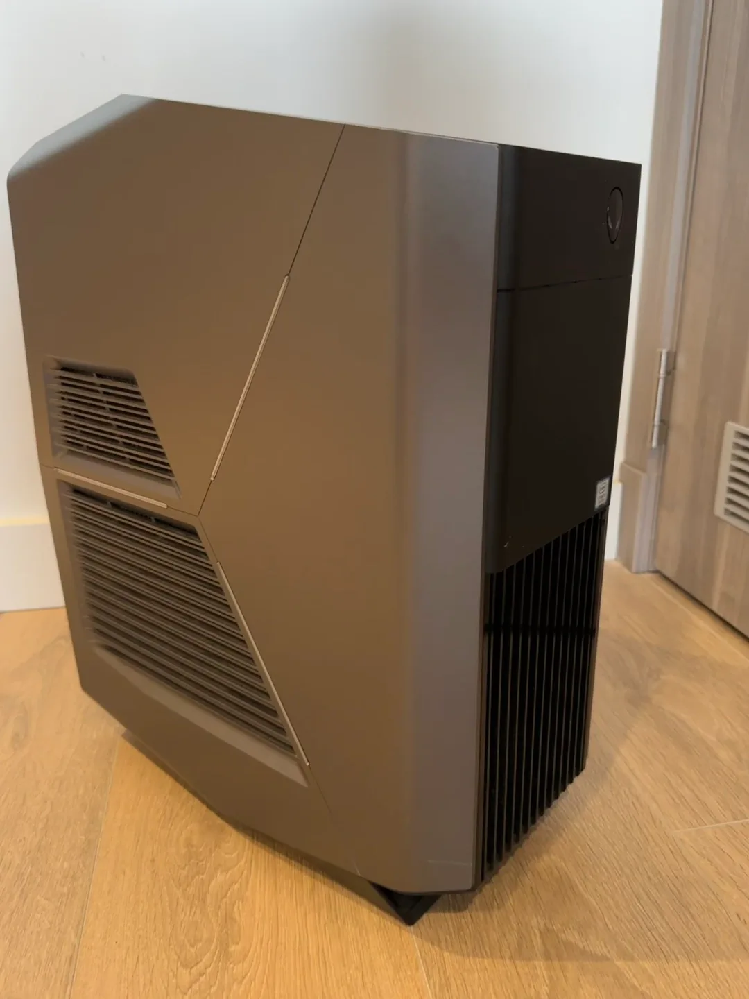 Alienware Aurora R7 Gaming Desktop thumbnail