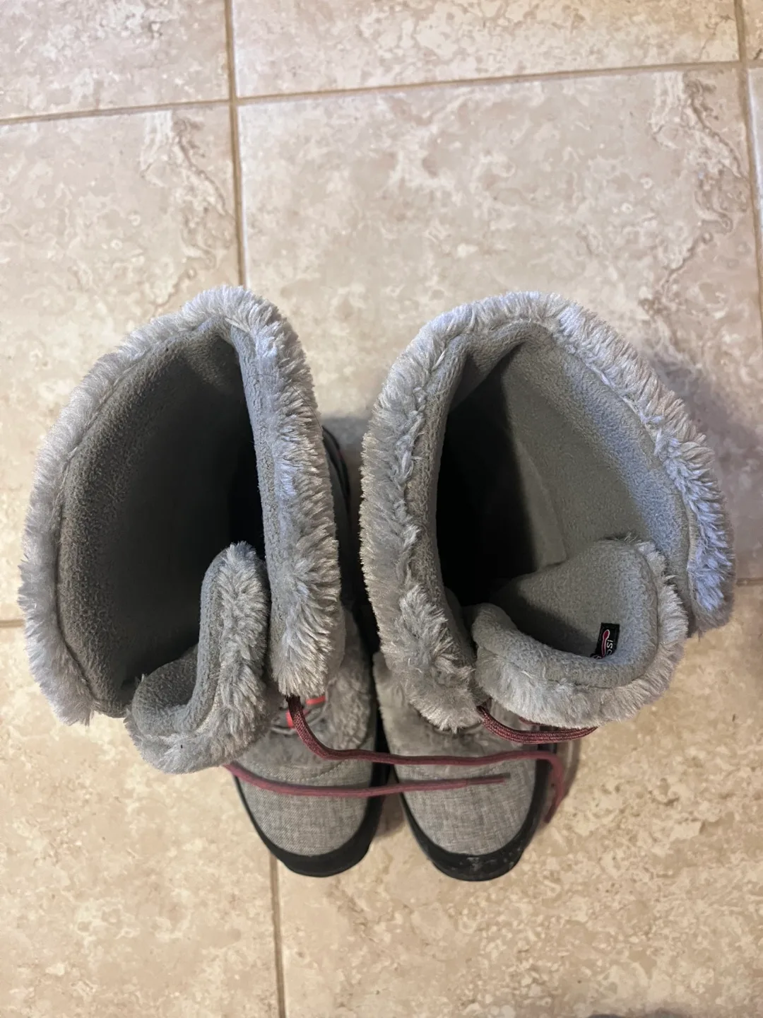 Woman snow boots image indicator(2)