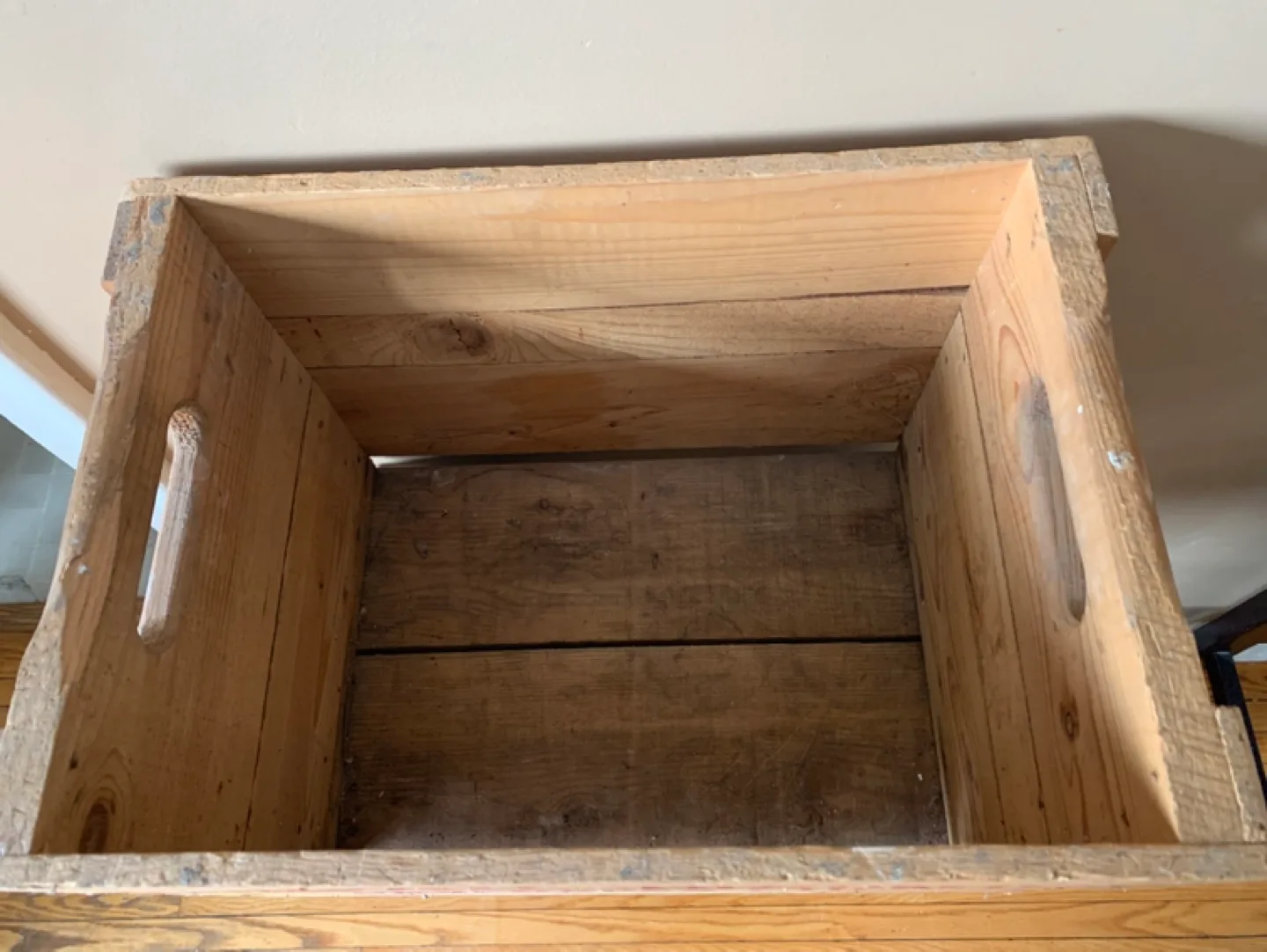 Vintage Private Brands Beverages Ltd. Wooden Crate image indicator(4)