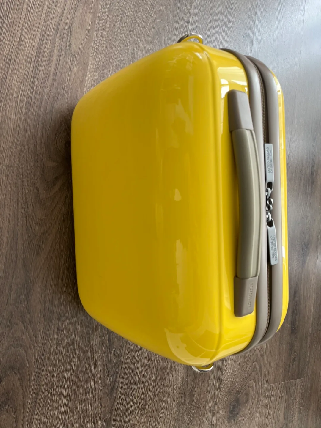 United Colors of Benetton Yellow Carry-on Suitcase image indicator(7)