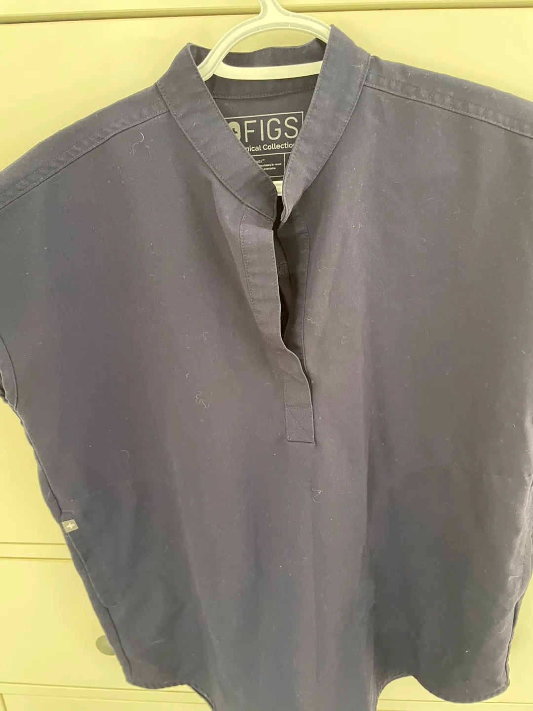 FIGS scrub / uniform Raphaela Top - Size XS - deep navy blue image indicator(2)