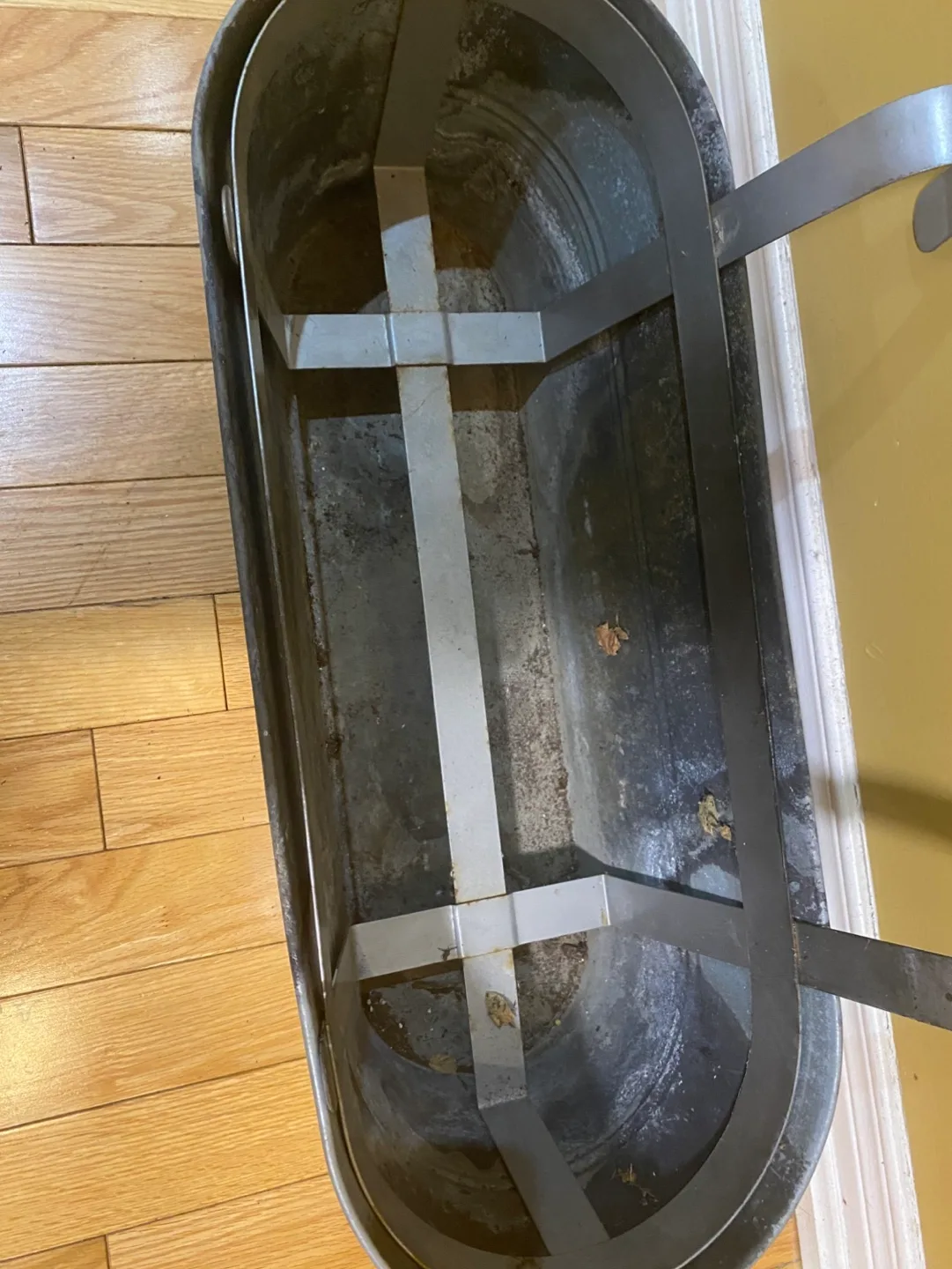 Metal Hanging Planter image indicator(4)