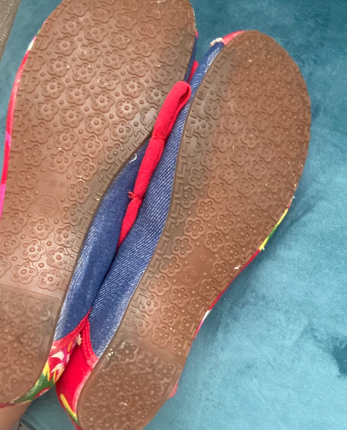 Embroidered Vinatge Women’s  flats image indicator(4)