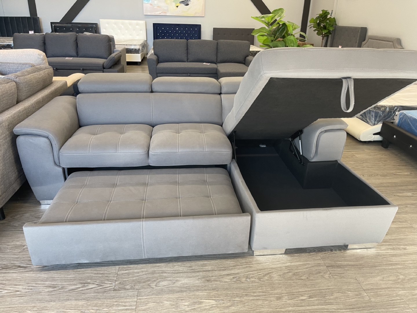 🤩Sectional Pull-Out Sofa with Storage!🤩‼️