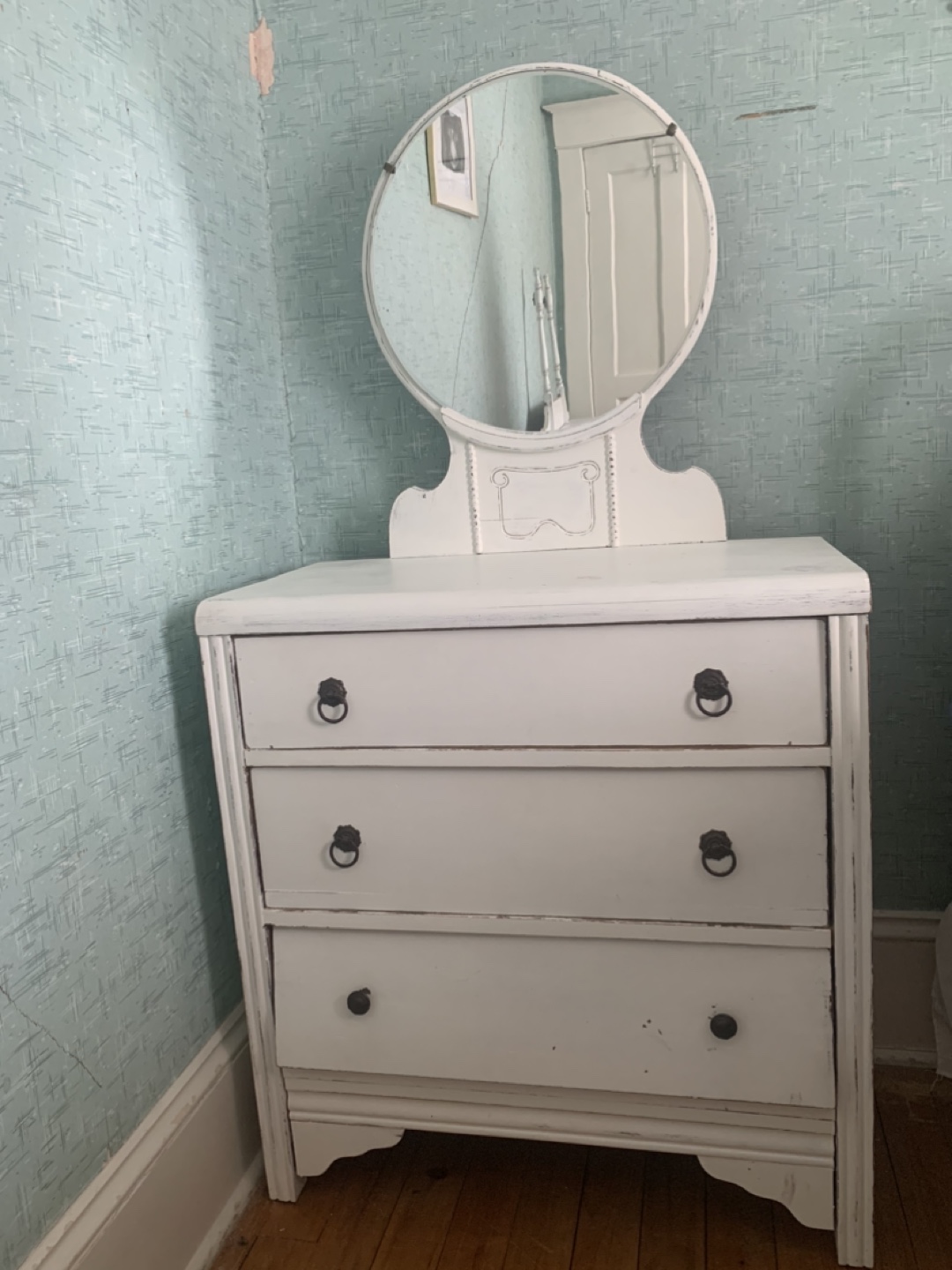 Vintage White Vanity Dresser with Mirror - photo 2