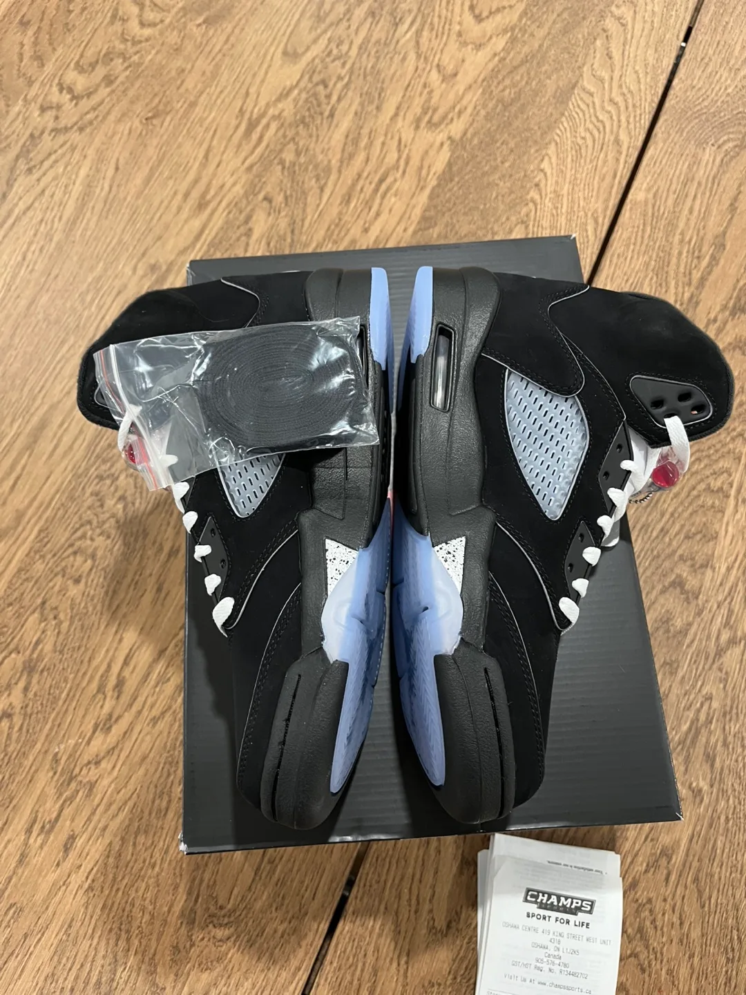 Jordan 5 Metallic Size 8.5 image indicator(3)