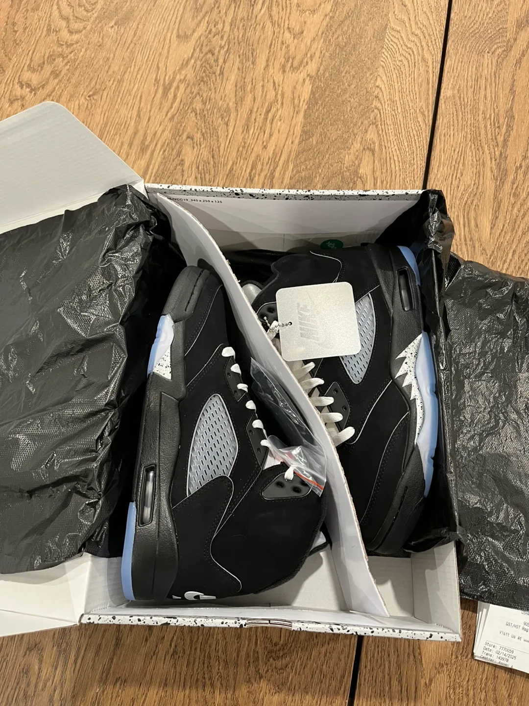 Jordan 5 Metallic Size 8.5 image indicator(7)