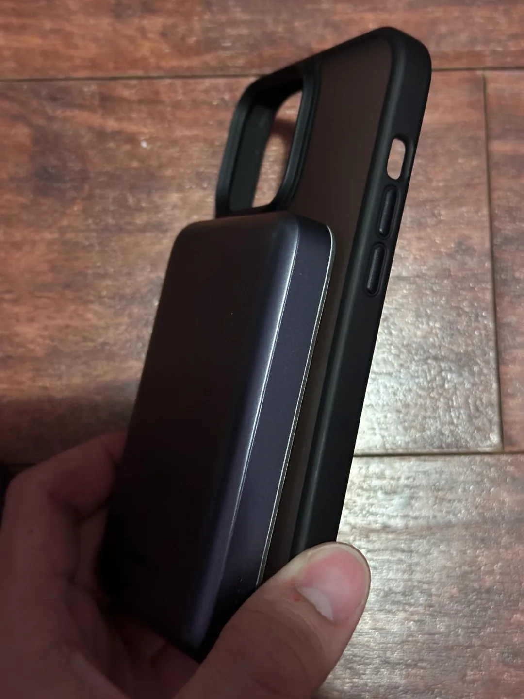 iPhone 14 Pro Max MagSafe Case image indicator(3)