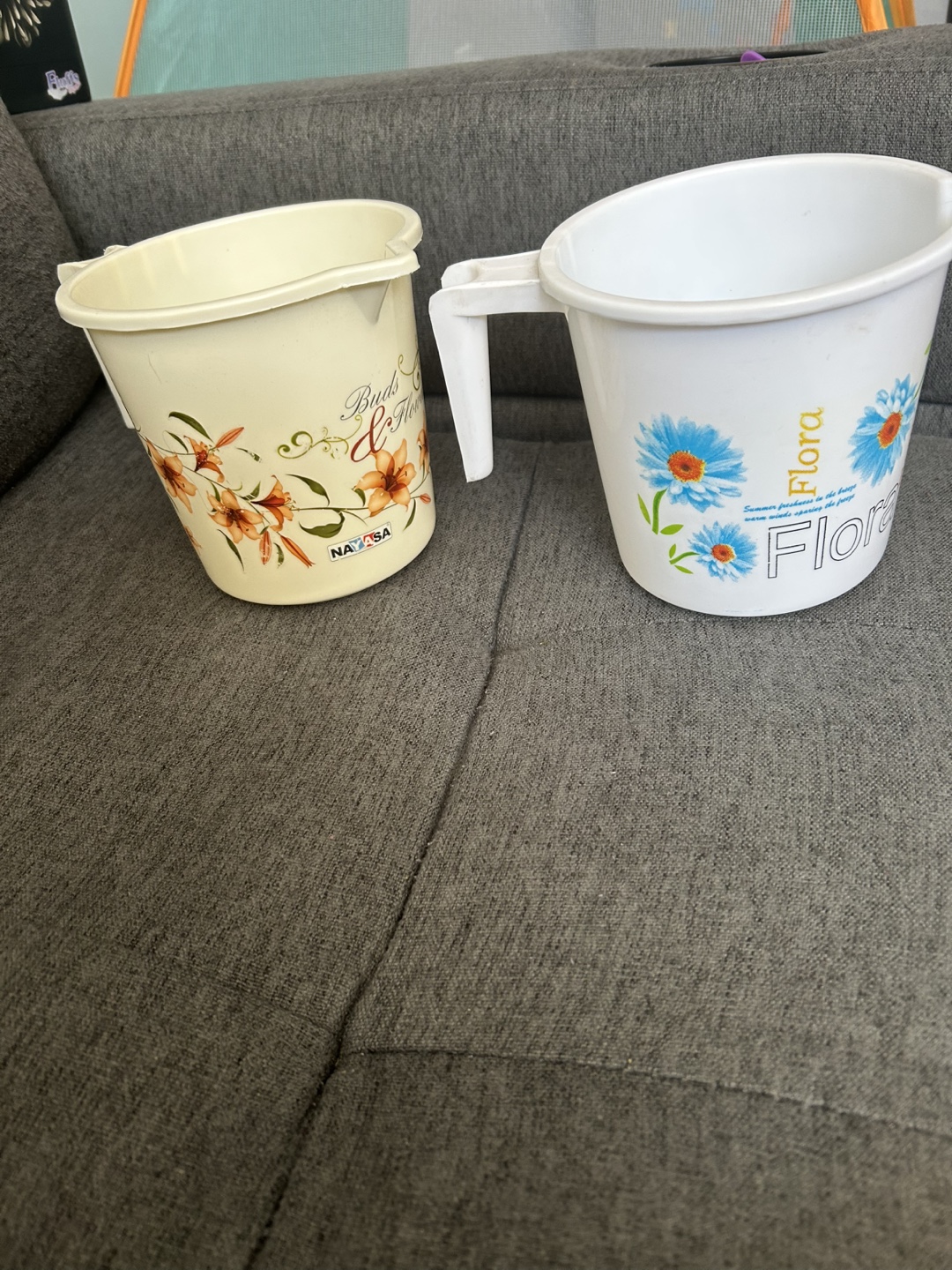 Two Plastic Bathroom Cups - photo 2