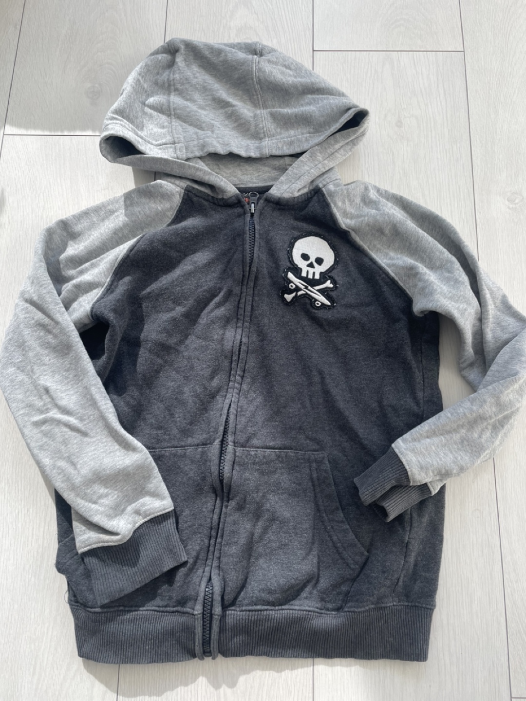 Boys' Hoodies size 14-16- Bundle of 9 - photo 2