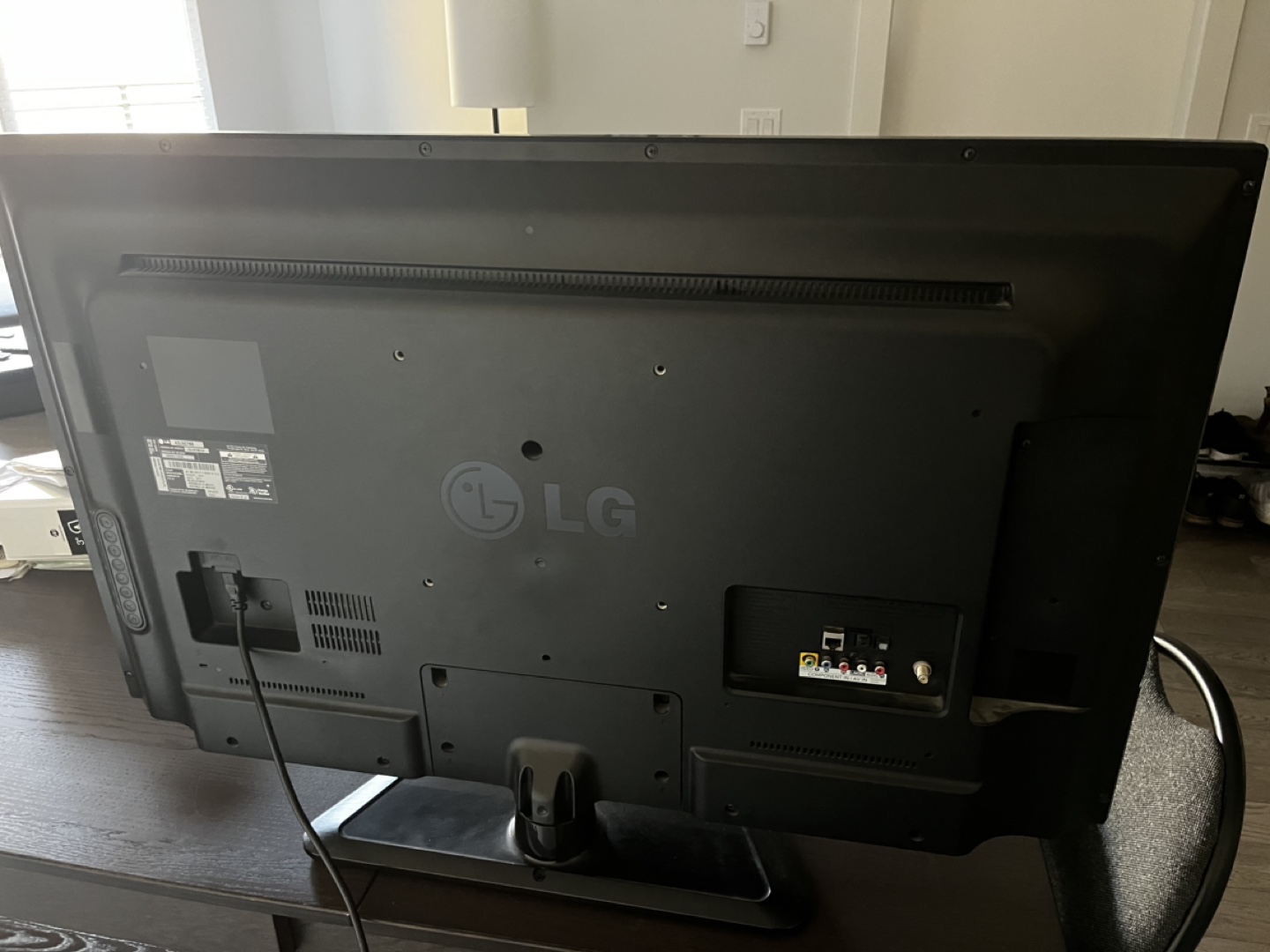 LG LED SmartTV - 42” 1080P - photo 2
